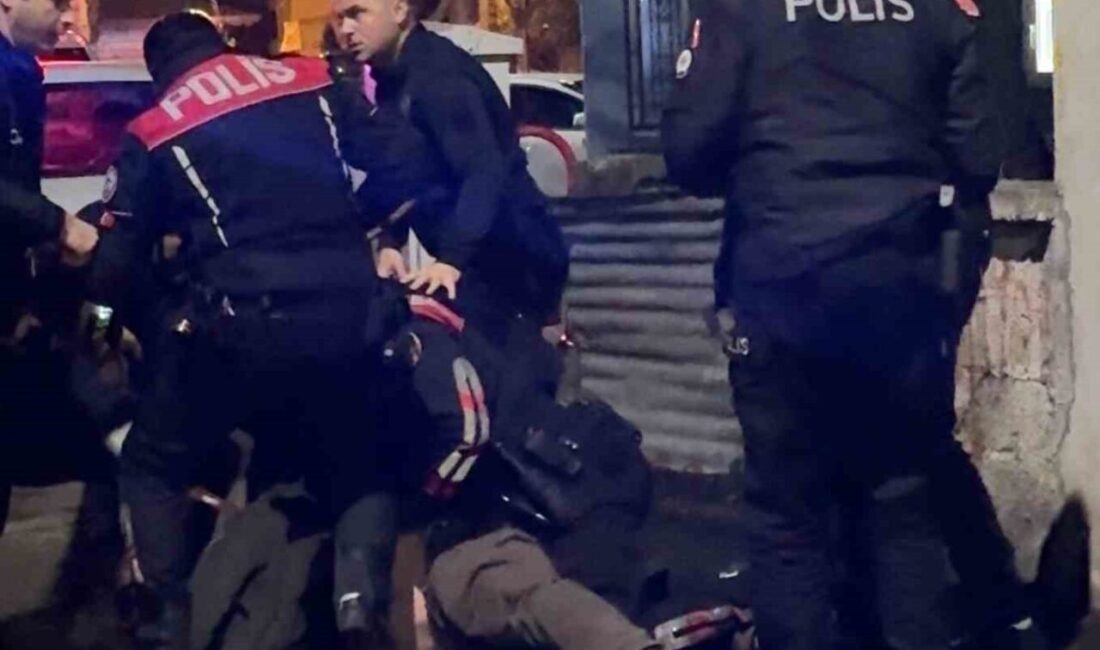 Telefon şarjı nedeniyle ortalık karıştı: Çıkan kavgayı polis güçlükle ayırdı Bartın'da telefon şarjı nedeniyle
