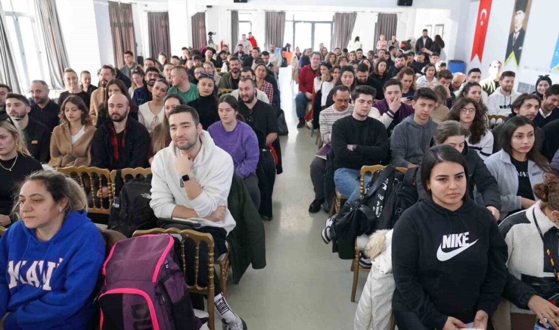 Tepebaşı Belediyesi ve Türkiye Yüzme Federasyonu işbirliğiyle düzenlenen antrenör gelişim