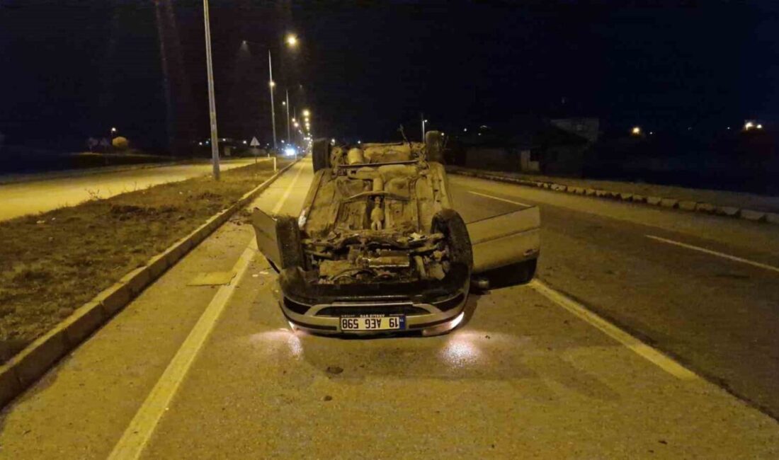 Alaca ilçesindeki kazada H.K. isimli sürücü, orta refüje çarparak aracını