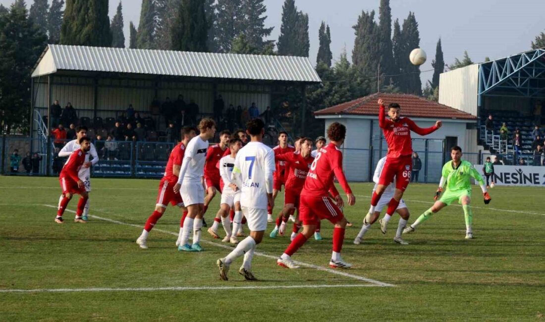 TFF 2. Lig Kırmızı Grup'ta Karacabey Belediyespor evinde Arnavutköy Belediyespor'a