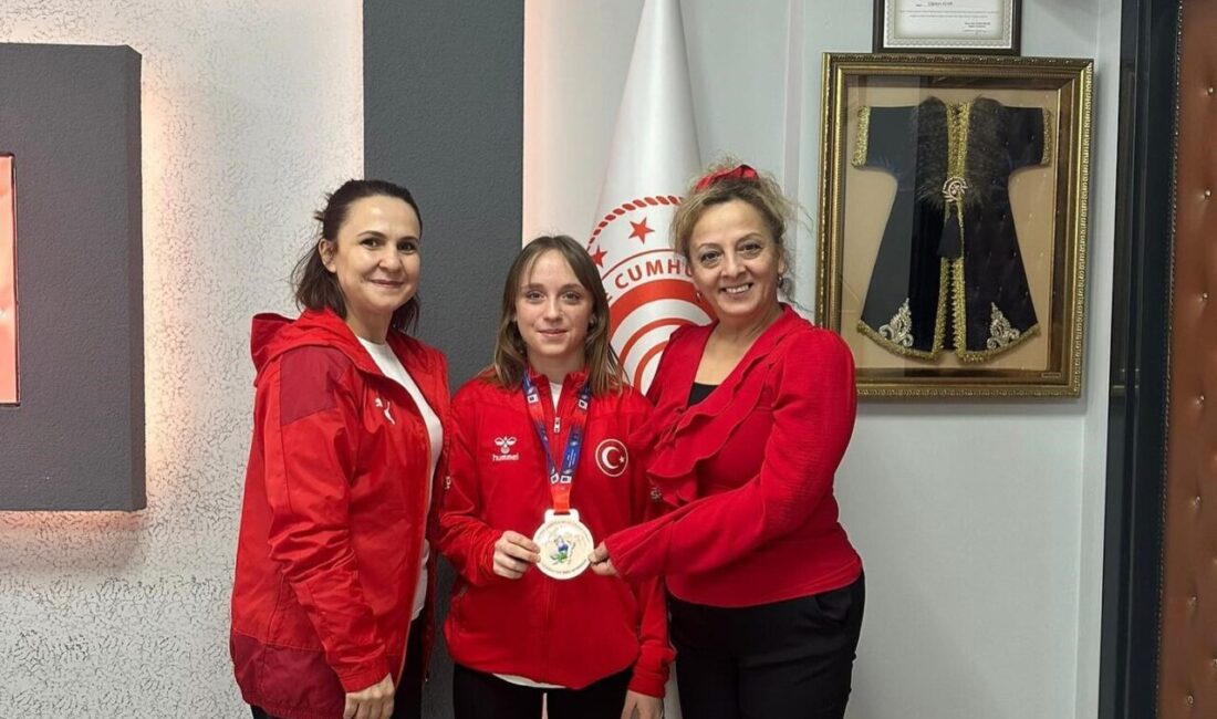 Düzce Ticaret İl Müdürü Çiğdem Acar, Kuraş Dünya Şampiyonası'nda bronz