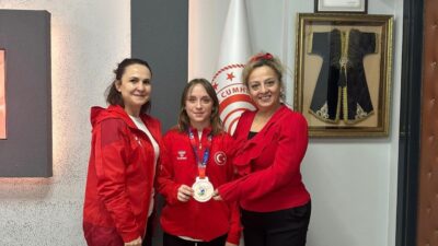 Düzce Ticaret İl Müdürü Çiğdem Acar, Kuraş Dünya Şampiyonası'nda bronz