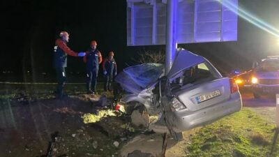 Adıyaman'da meydana gelen kazada Burak Bal isimli sürücü trafik levhasına