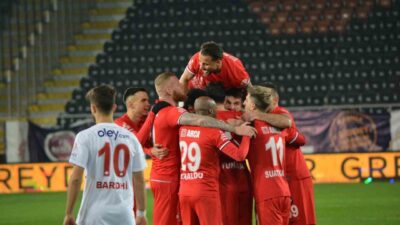 Çorum FK, Trendyol 1. Lig'de Ümraniyespor'u 3-1 mağlup ederek galibiyetle