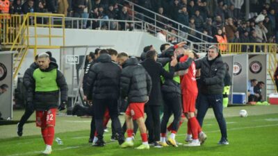 Çorum FK, Bandırmaspor'u 4-0 mağlup ederken Eren Karadağ, Tunahan Ergül,