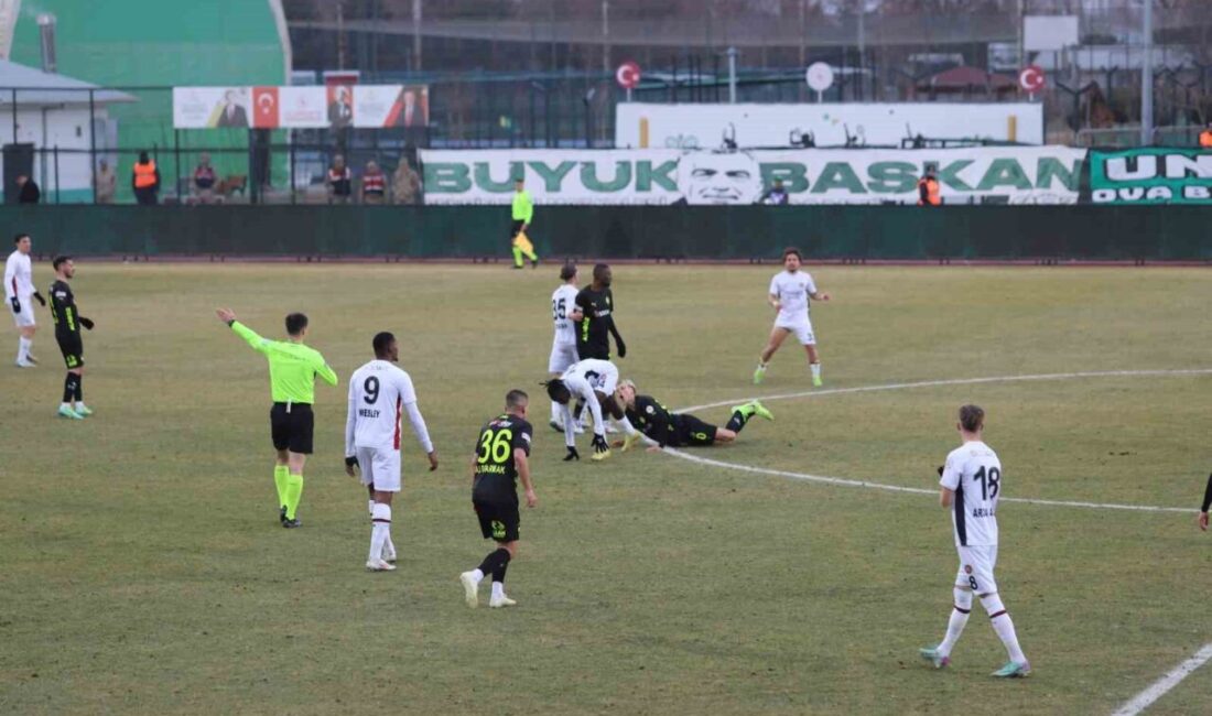Fatih Karagümrük, Iğdır FK'yı deplasmanda 1-0 mağlup etti. Göktan Gürpüz'ün