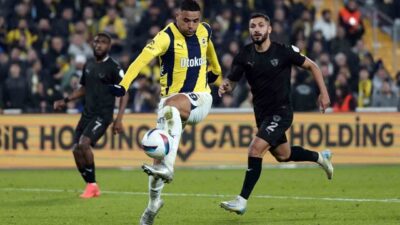 Fenerbahçe, Süper Lig'de Atakaş Hatayspor'u 2-1 mağlup etti. Maçta En-Nesyri'nin