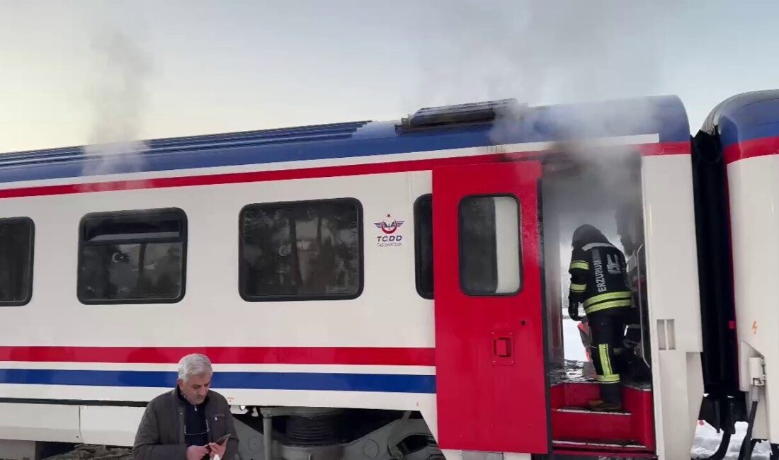 Erzurum'da Turistik Doğu Ekspresi'nde çıkan yangına itfaiye ve polis ekipleri