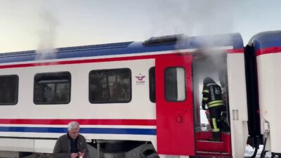 Erzurum'da Turistik Doğu Ekspresi'nde çıkan yangına itfaiye ve polis ekipleri