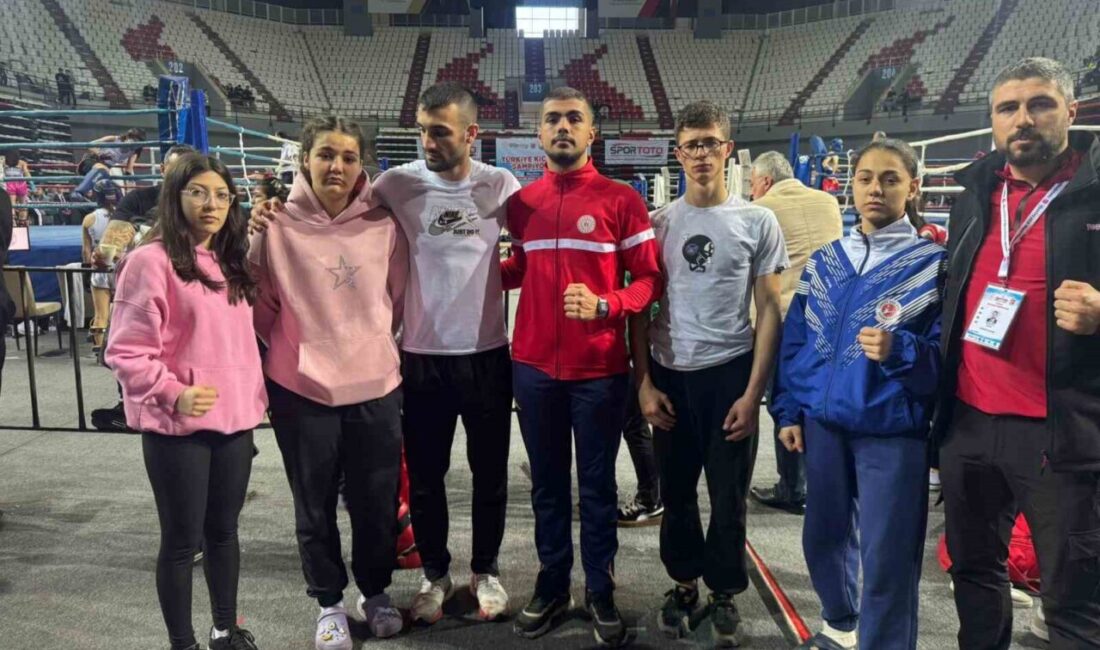 Bilecikli Mert Demir, Türkiye Kick Boks Şampiyonası'nda üçüncü oldu. Antrenör
