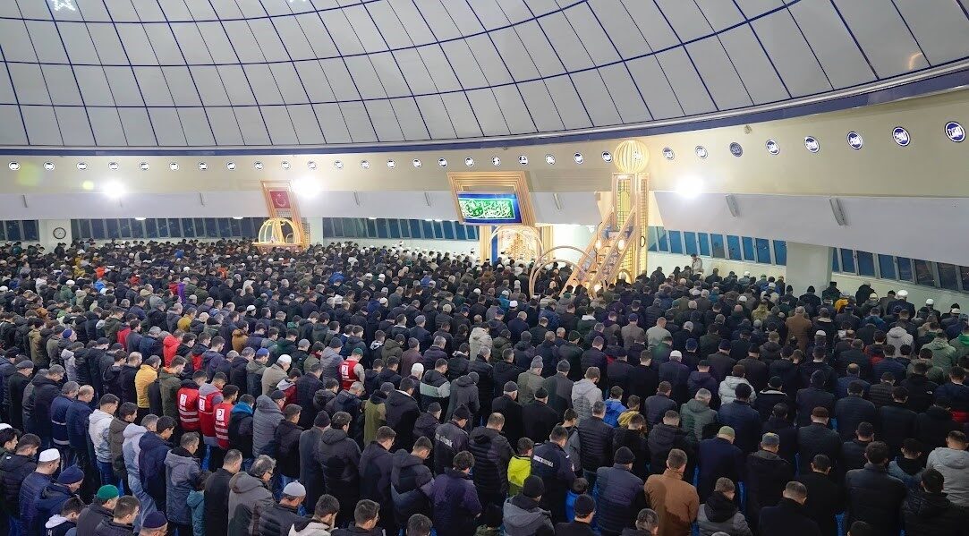 Üç ayların bereketi Terzibaba Camii’nde başladı Erzincan’da manevi atmosferin zirveye