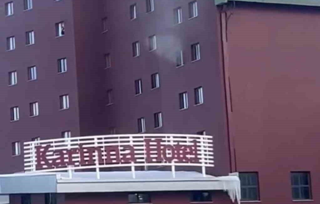 Uludağ'daki bir otelde çıkan dumanlar odalara sıçrayınca itfaiye ekipleri olaya