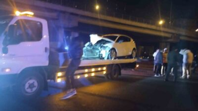 TEM Otoyolu Ümraniye'de otomobilin yolcu otobüsüne arkadan çarpması sonucu meydana
