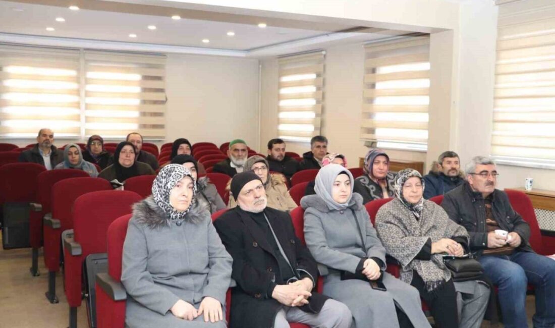 Sivas İl Müftülüğü umre ibadeti için bilgilendirme semineri düzenledi. Seminerde