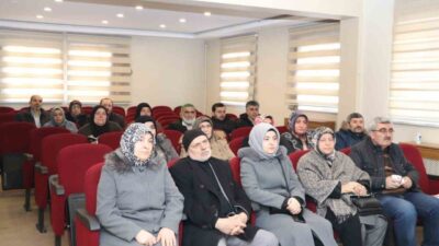 Sivas İl Müftülüğü umre ibadeti için bilgilendirme semineri düzenledi. Seminerde