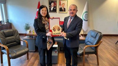 Kocaeli Sağlık ve Teknoloji Üniversitesi, Huawei ICT Akademi Programı'na katılarak