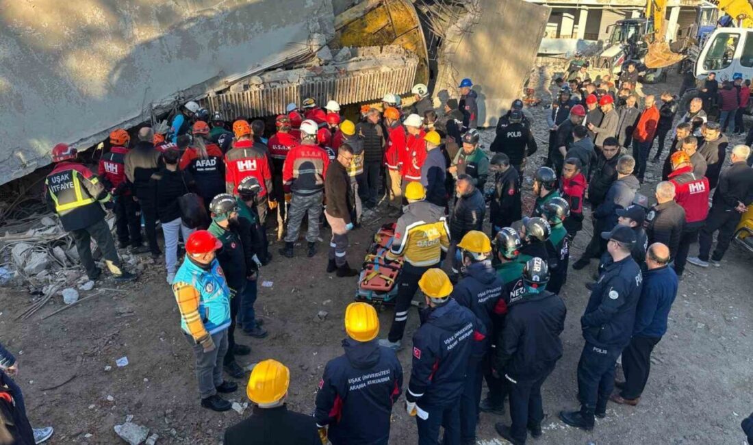 Uşak'ta Belediye İşhanı'nın yıkımı
