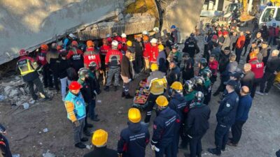 Uşak'ta Belediye İşhanı'nın yıkımı sırasında göçük altında kalan Bekir Tut'un