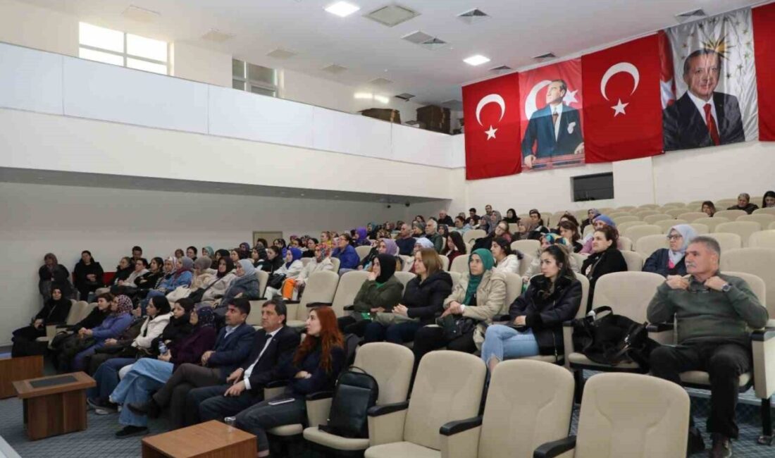 Uşak'ta kantin çalışanlarına Gıda Hijyeni Eğitimi verildi. Eğitim, Uşak Gençlik