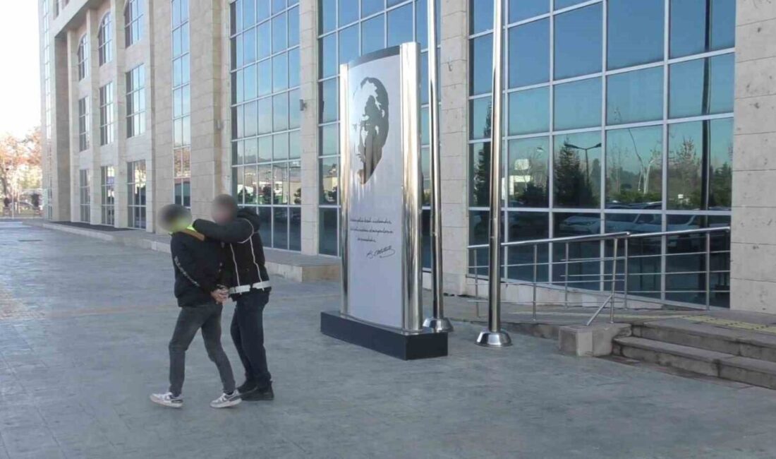 Uşak’ta uyuşturucu satıcısı tutuklandı Uşak'ta durdurulan araçta 537