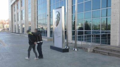 Uşak'ta durdurulan araçta 537 adet sentetik bonzai ele geçirildi, şüpheli