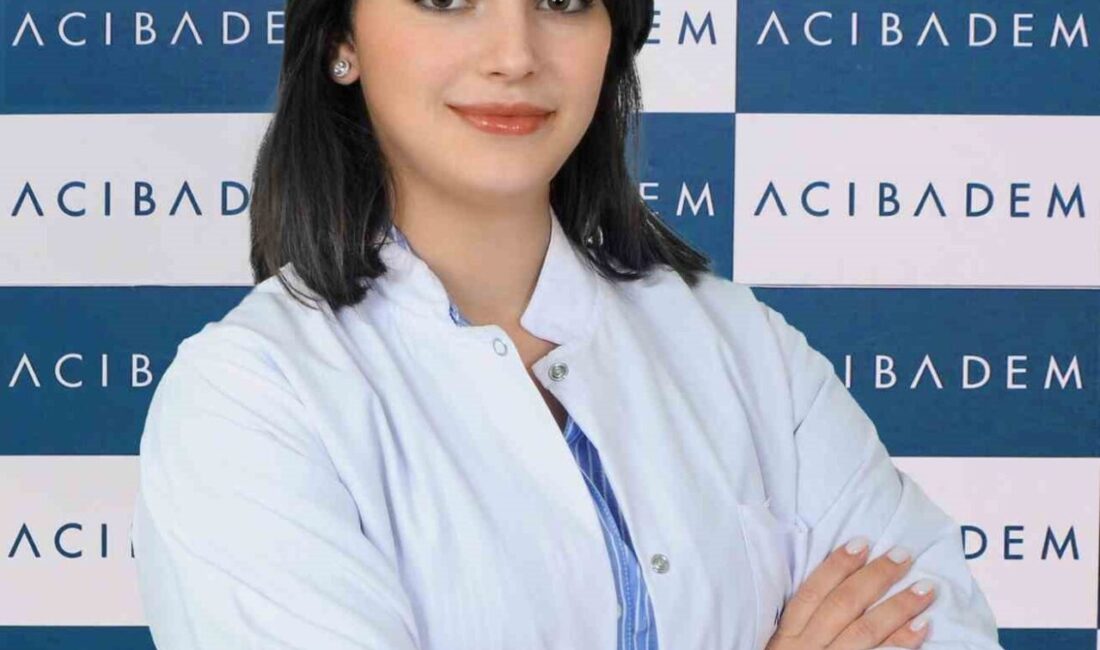 Psikolog Tara Çapar, sosyal medyanın ilişkilerde kıskançlık ve güven sorunlarına