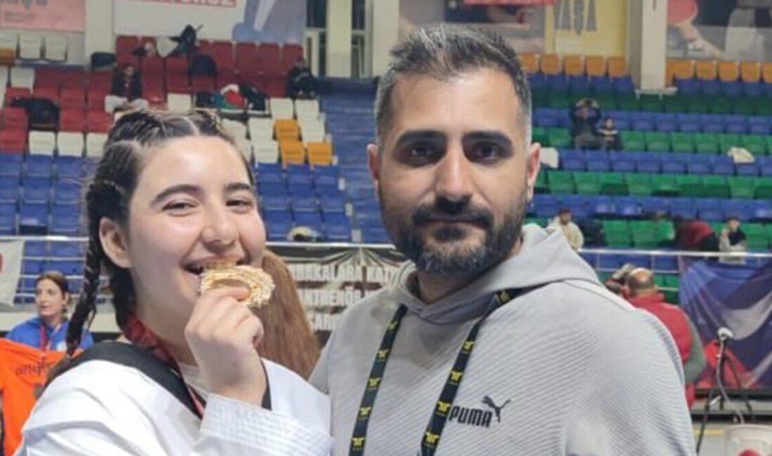 Uşak Valisi Naci Aktaş, Para Taekwondo Türkiye Şampiyonası'nda şampiyon olan