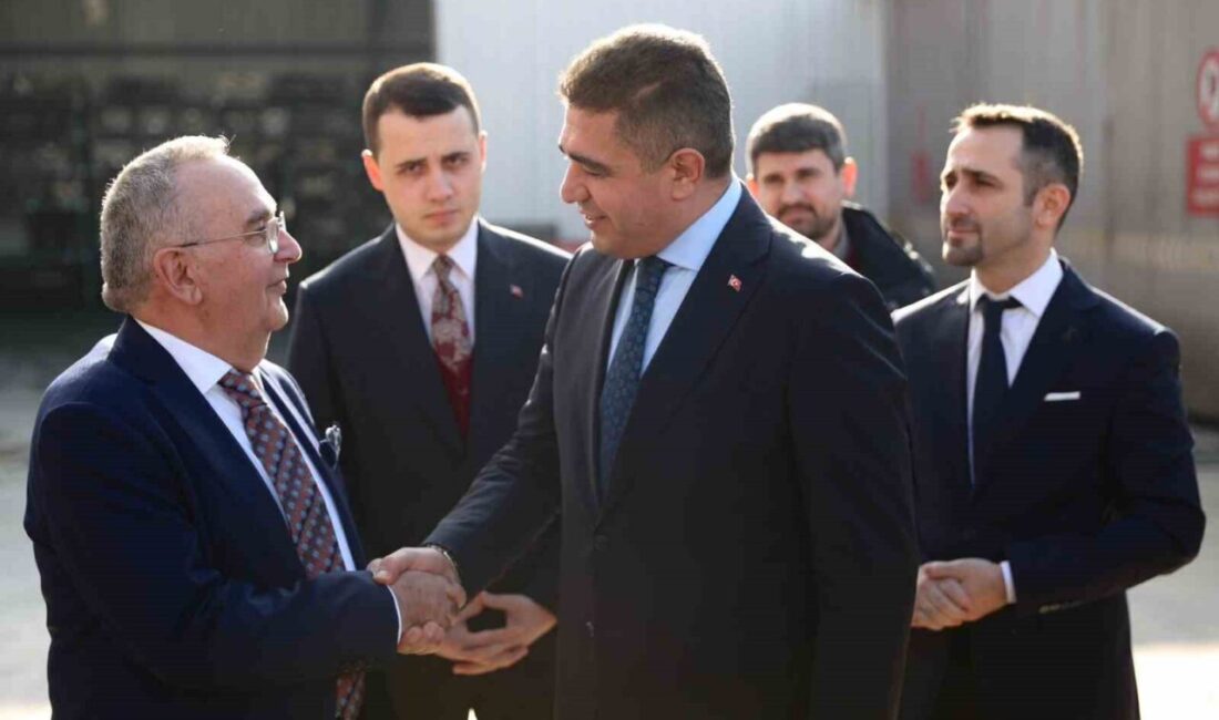 Düzce Valisi Selçuk Aslan, Remzi Çelebi'nin sahibi olduğu Çelebi Kalıp