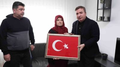 Erzincan Valisi Hamza Aydoğdu, şehit ailesi ve hastane ziyaretinde bulundu.