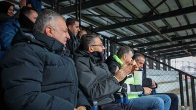 Hakkari Valisi Ali Çelik, Yüksekovaspor Kadın Futbol Takımı'nın başarılı performansını