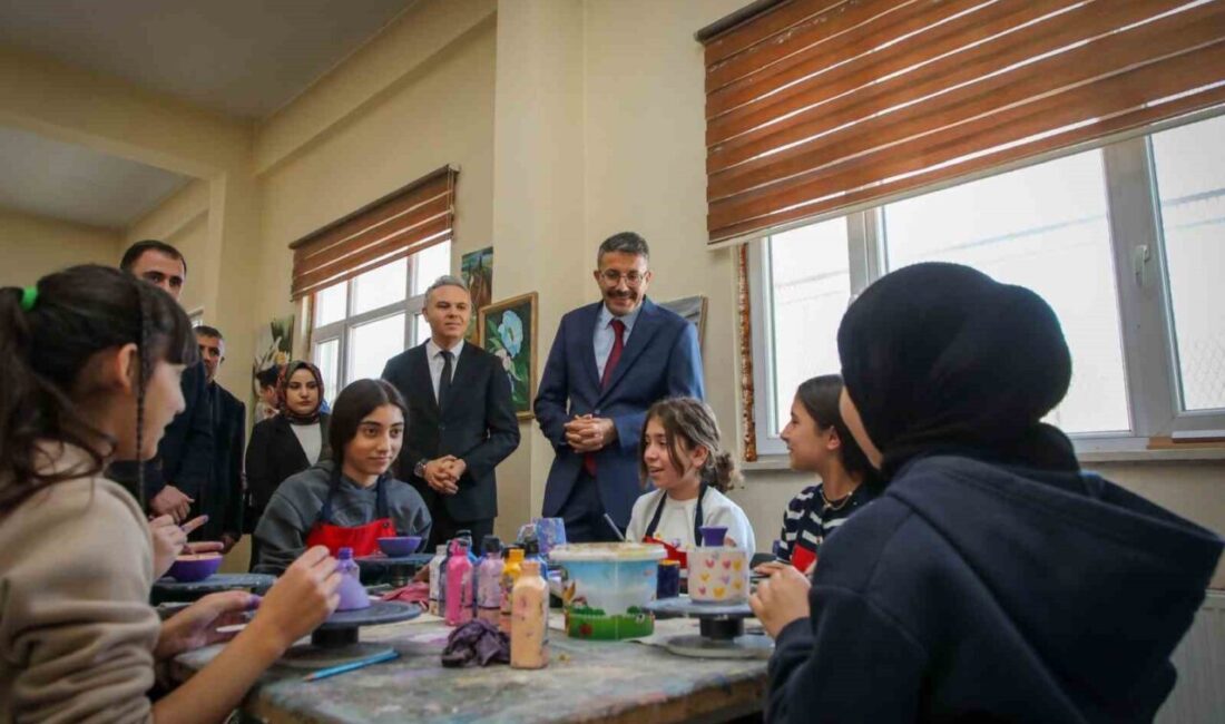 Hakkari Valisi Ali Çelik, Yüksekova ilçesinde bulunan aile destek merkezlerini