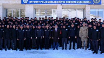 Vali Mustafa Eldivan, Polis Eğitim Merkezi'nde polis adaylarıyla buluşarak eğitim