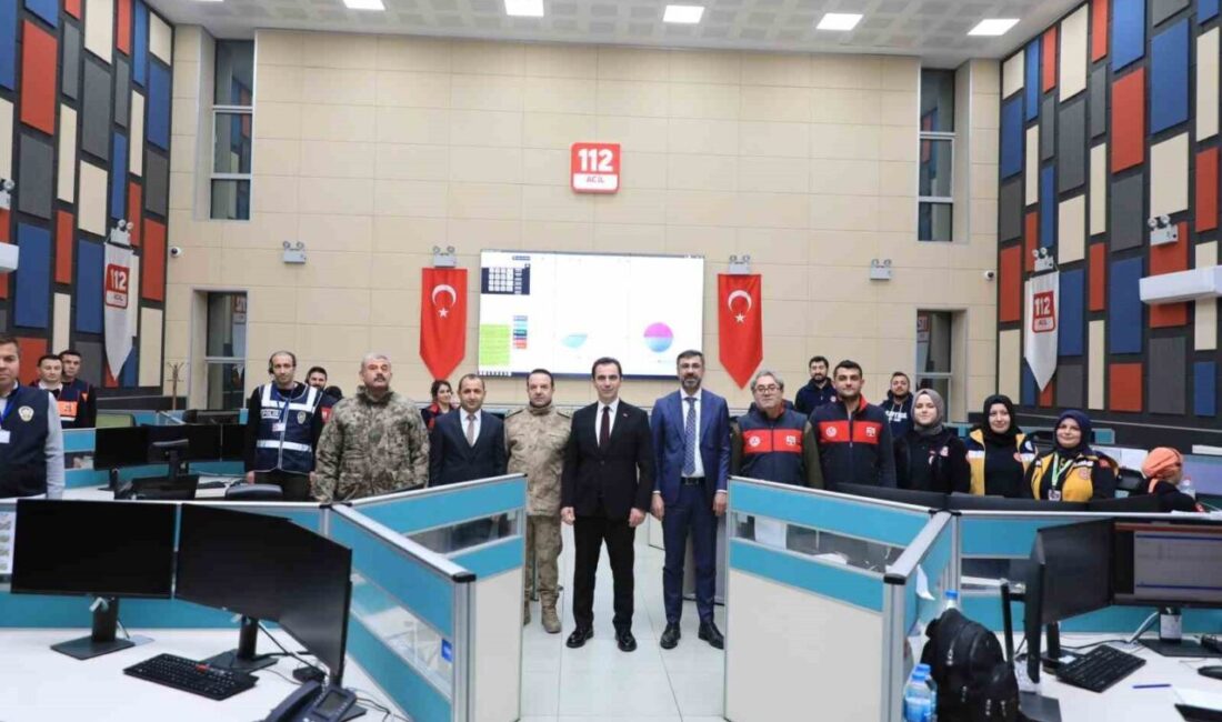 Vali Karakaya yılbaşında mesai yapan ekipleri ziyaret etti Bitlis Valisi Ahmet Karakaya