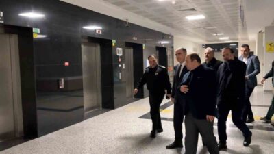 Manisa Valisi Vahdettin Özkan, Kırkağaç ilçesinde eğitim sırasında yaralanan askerleri