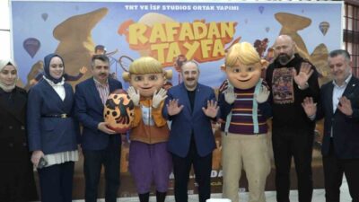 Mustafa Varank, çocukları karne hediyesi olarak ‘Rafadan Tayfa: Kapadokya’ filmini