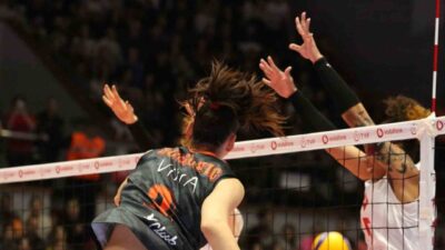 Eczacıbaşı Dynavit, Vodafone Sultanlar Ligi'nde Aras Kargo'yu deplasmanda 3-0 mağlup