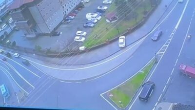 Silahla vurulan ve bilincini kaybeden Ö.Ö., hastaneye gitmek isterken kaza