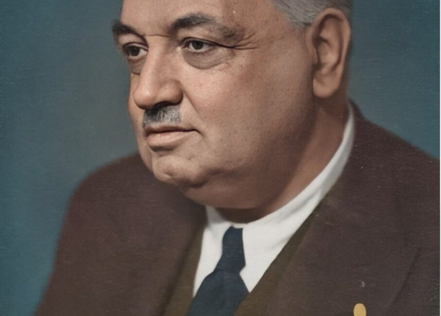 Yahya Kemal Beyatlı Kimdir?
Yahya