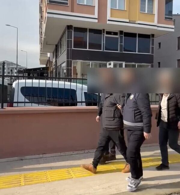 Yalova'da firari olarak aranan ve 15 yıl 8 ay hapis