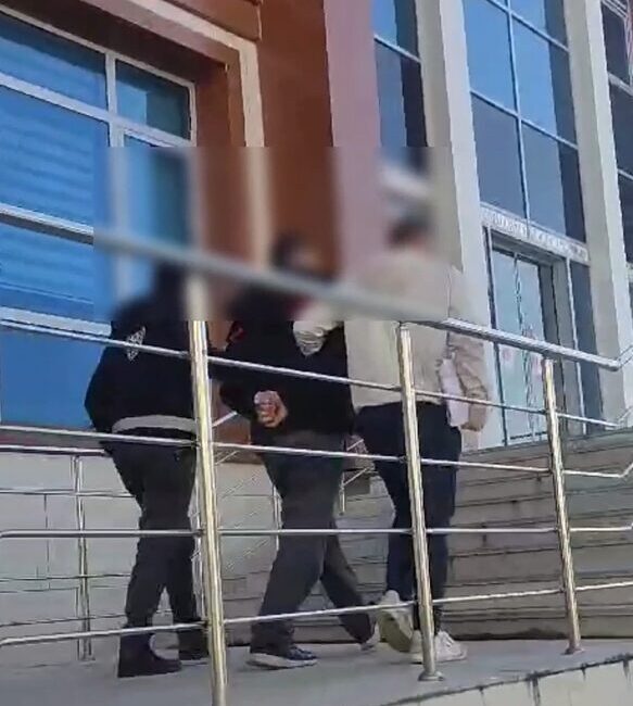 Yalova'da polis tarafından uyuşturucu ticareti yapan B.B. isimli şahıs tutuklandı.