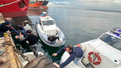 Yalova açıklarında 2 tekne ile yasa dışı midye avcılığı yapan
