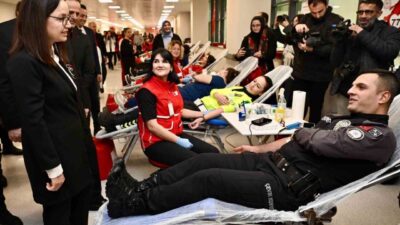 Yalova Valisi Dr. Hülya Kaya tarafından düzenlenen kan bağışı kampanyası