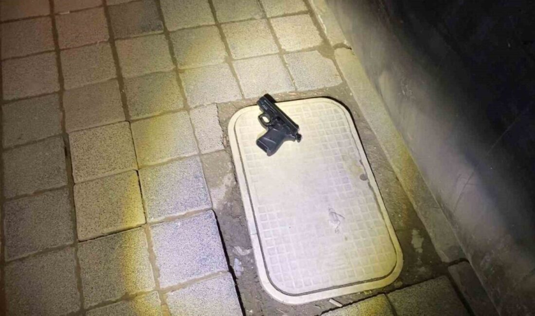 Bursa’nın İnegöl ilçesinde uygulama yapan trafik ekipleri, evinin balkonundan tabancayla