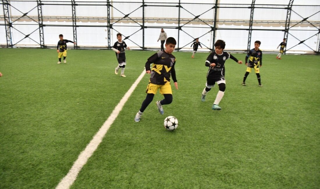 Yeşilyurt Belediyesi, minik futbolcuları desteklemek amacıyla Ödüllü Sömestr Futbol Turnuvası