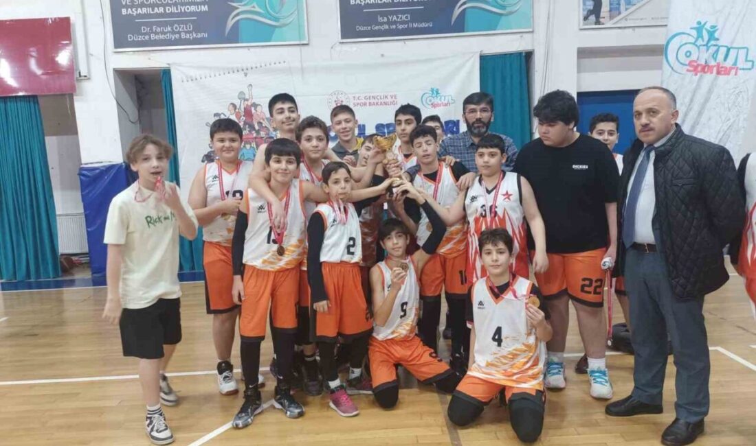 Düzce'de düzenlenen okul sporları yıldız erkek basketbol müsabakalarında şampiyon, 15