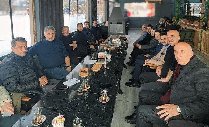 Yüksekova tarımını üst seviyeye çıkartmak için toplantı yapıldı Hakkâri'nin tarım alanındaki öncü