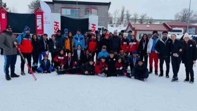 Hakkari'nin Yüksekova Gençlik ve Spor Müdürlüğü'ndeki 60 sporcu, Erzurum'da düzenlenen