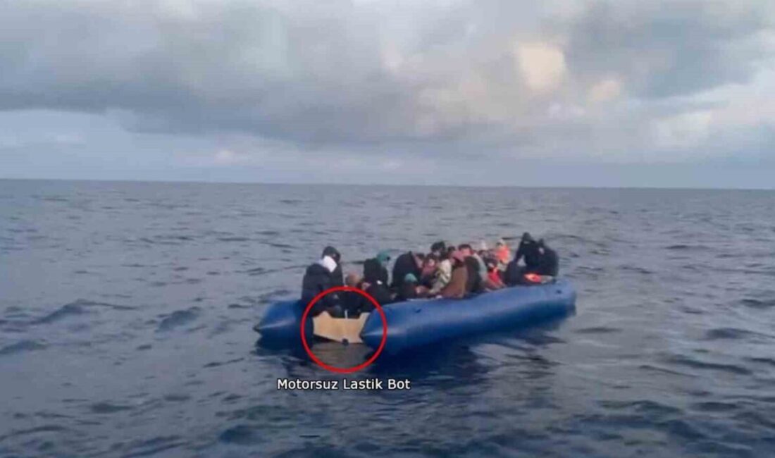 Ayvacık'tan Midilli Adası'na geçmek isteyen kaçak göçmenlerin botlarındaki motor Yunan