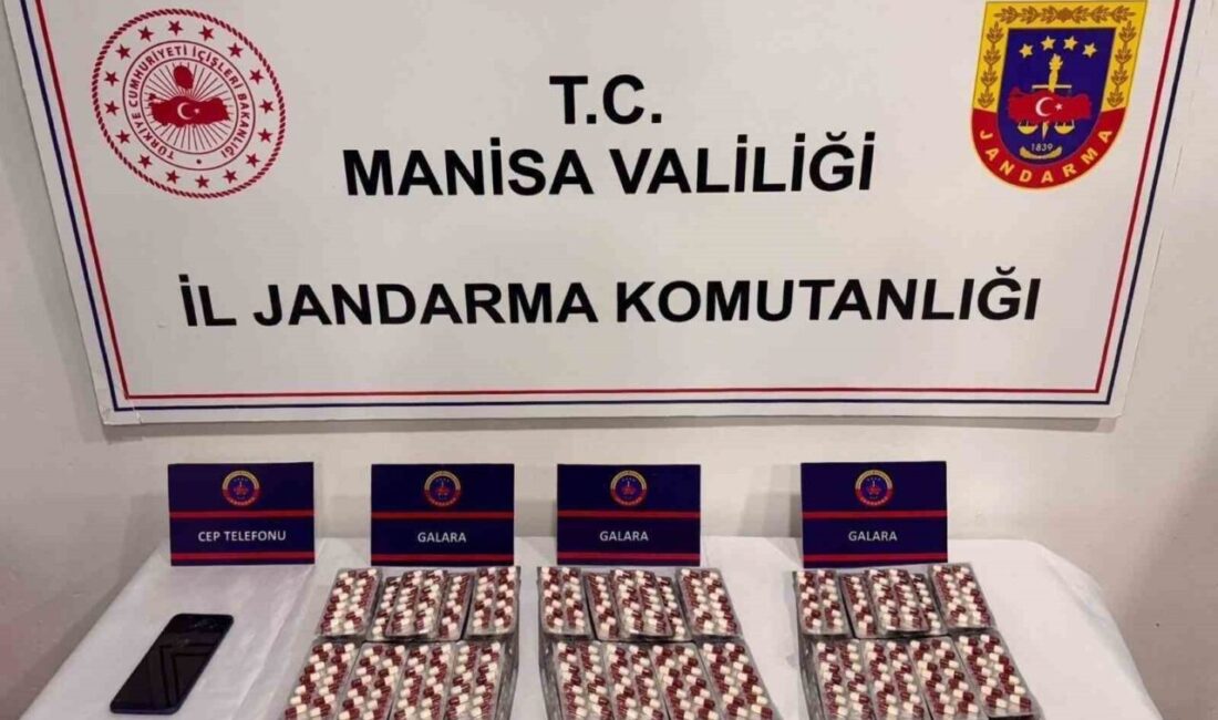 Manisa'nın Şehzadeler ilçesinde yapılan aramalarda M.G.'nin 2.016 adet sentetik hap