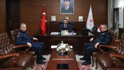 Zonguldak Valiliği'nde yapılan Haftalık Asayiş ve Güvenlik Toplantısı'na Vali Osman